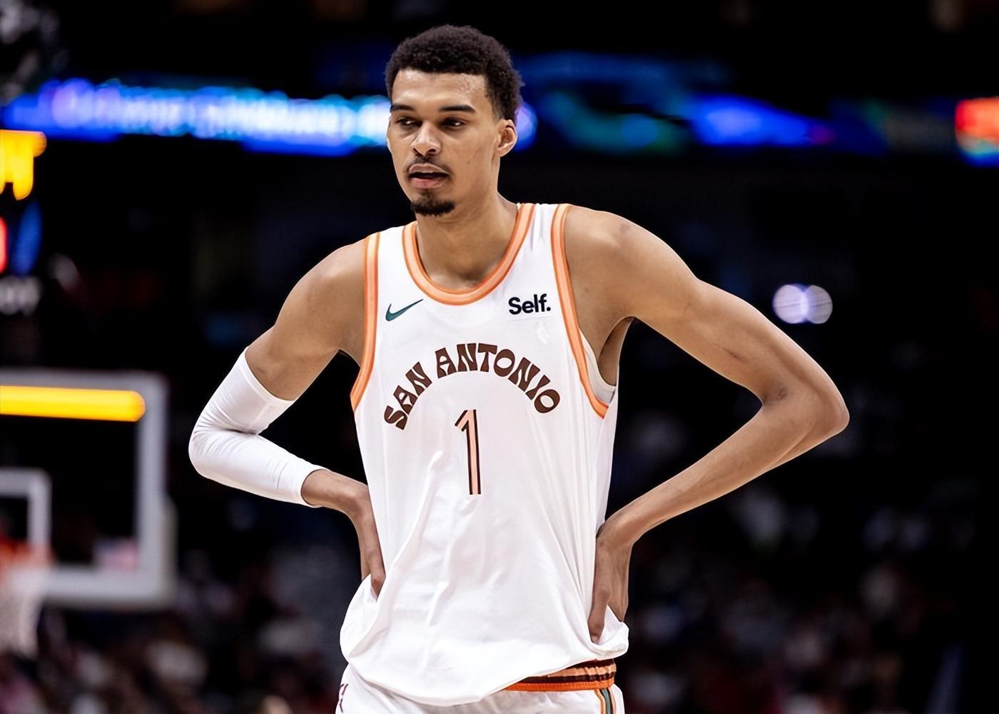 中锋时代的没落！近25年仅两大中锋拿