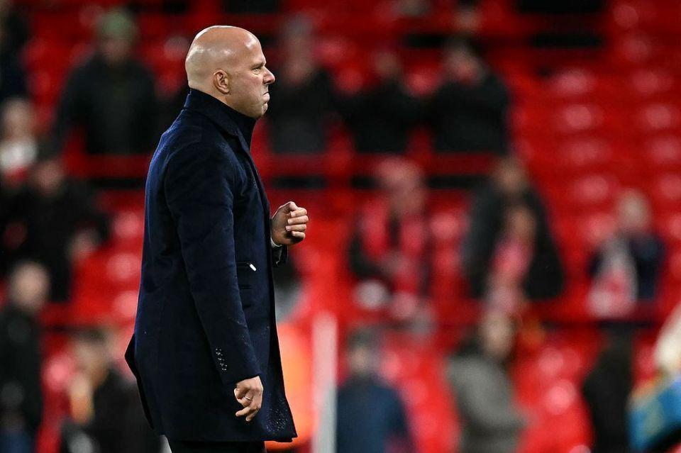 利物浦主场投降03后球迷愤怒退场！斯帅遭对手嘲讽：明早下课