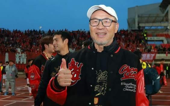 张外龙暂未续约重庆主场有悬念铁人