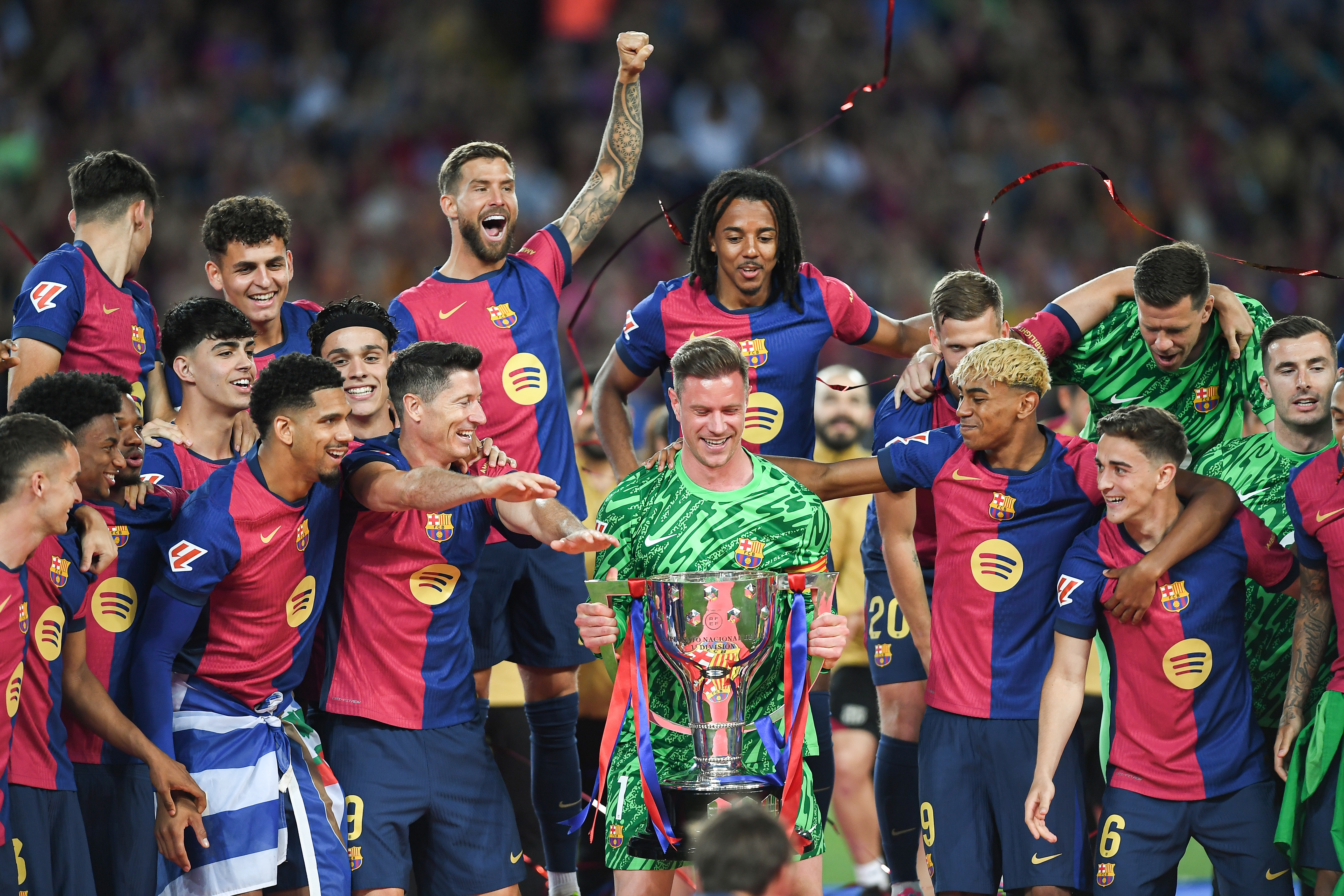 记者：特狮潜在去向之一是沙特，但吉达联合签他的可能几乎不存在