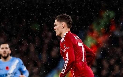 罗尔费斯：维尔茨是团队型球员，利物浦