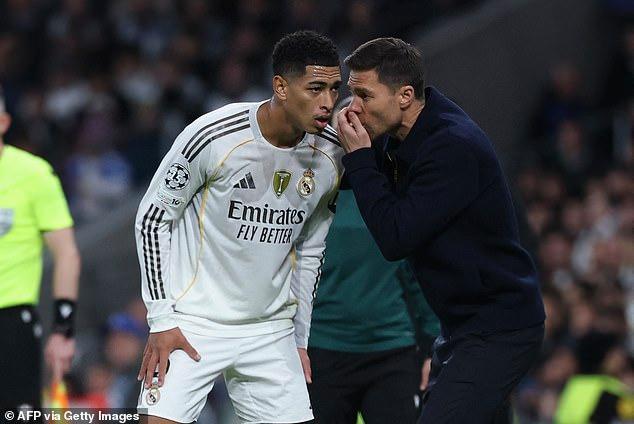 贝林厄姆赛后直播爆粗口！主持人被迫