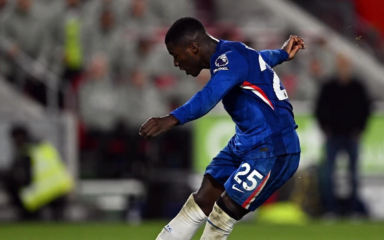 自2324赛季以来，凯塞多是英超唯一抢断200+且拦截100+球员