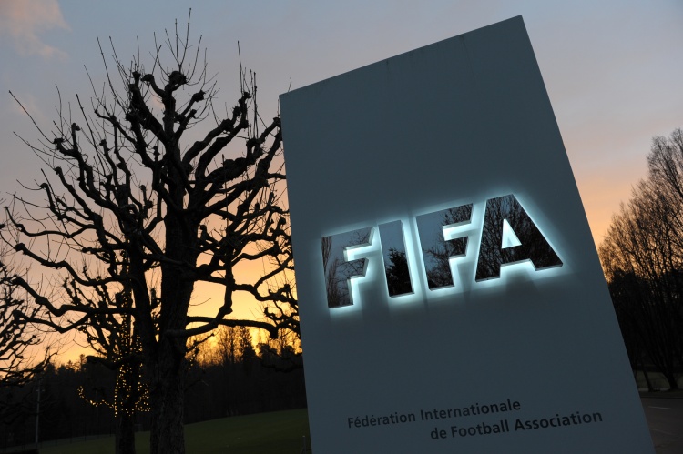 記者：FIFA修訂準則，種族歧視罰款上限提至450萬鎊&FIFA可介入