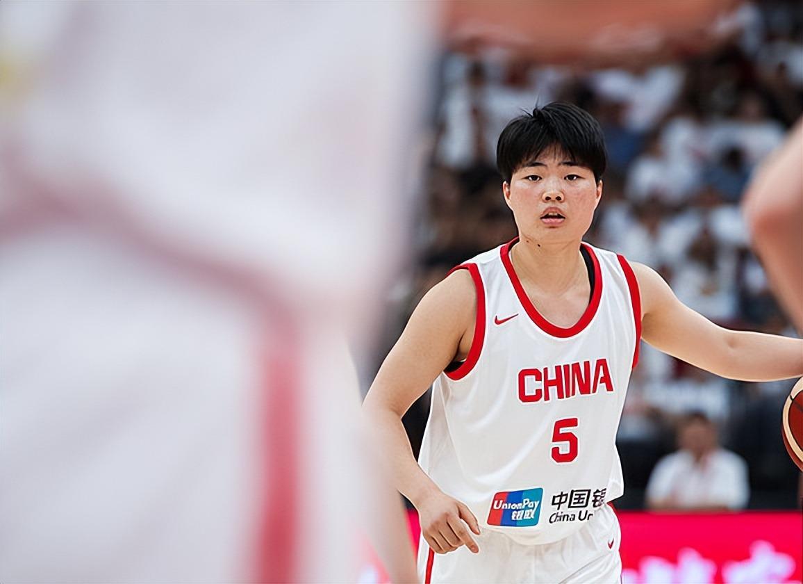 3连胜不败！中国女篮26岁王牌才是控
