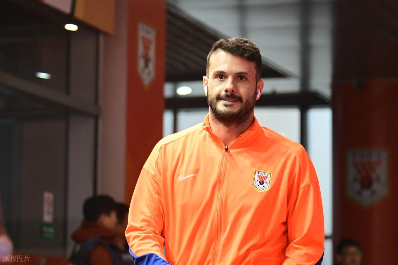 瓦科签字了！2+1合同+秘密商务包，泰山