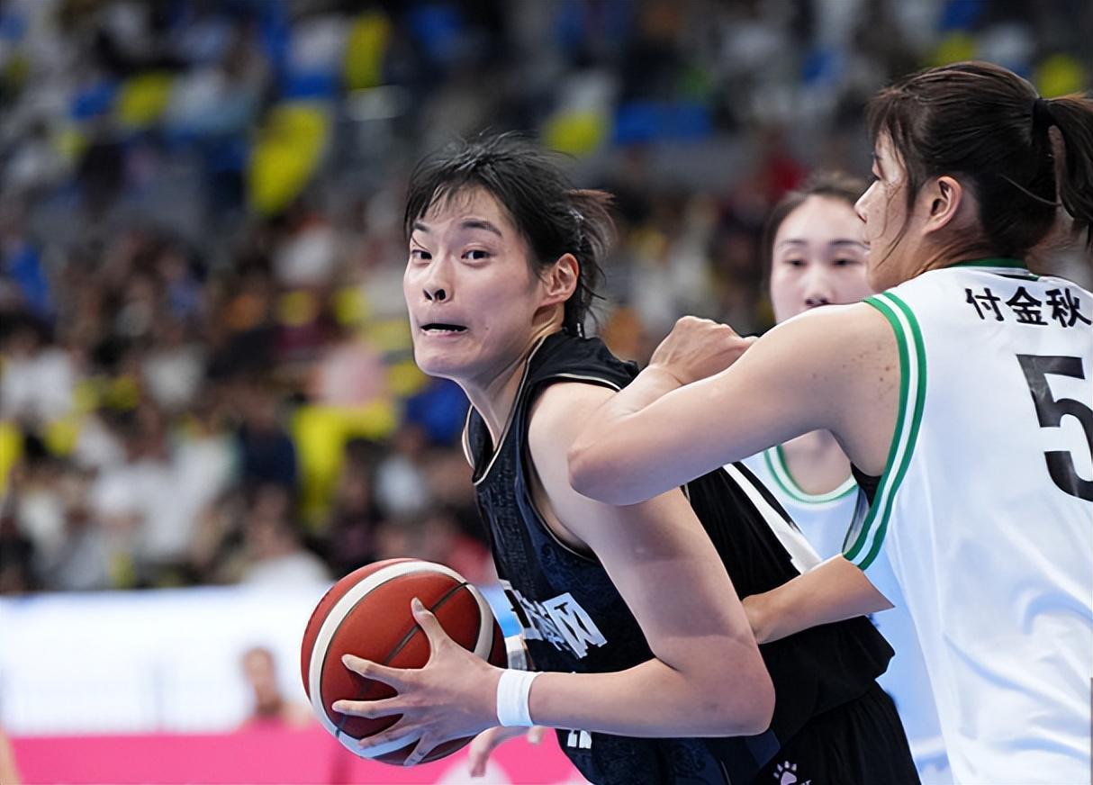 13分钟砍18+5！中国女篮又一26岁2米