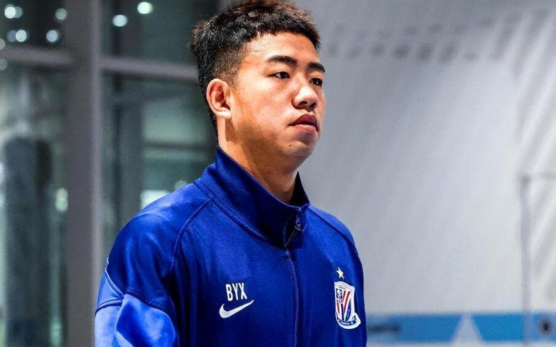 亚冠申花VS广岛三箭：法国铁腰强势回归，特谢拉领衔，米内罗冲锋