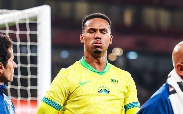 加布里埃尔在友谊赛拉伤内收肌