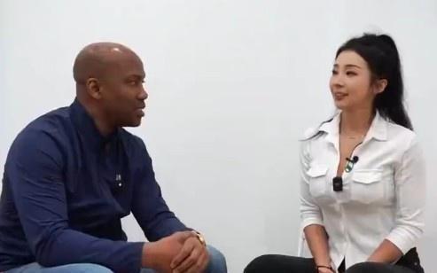 马布里旧采访：姚明是中国篮球的领军人物他是国内最有名的球员