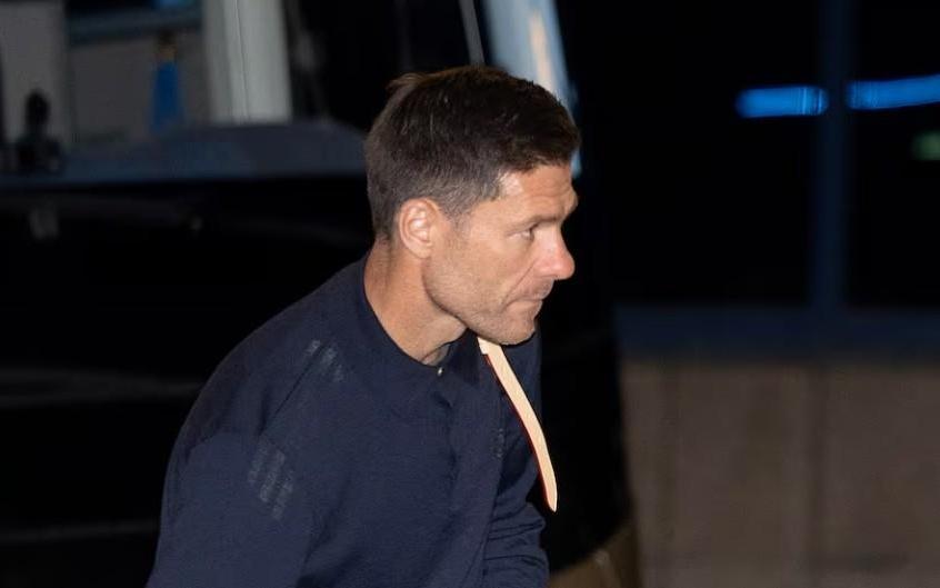 记者：阿隆索帅位未受直接威胁，但输给