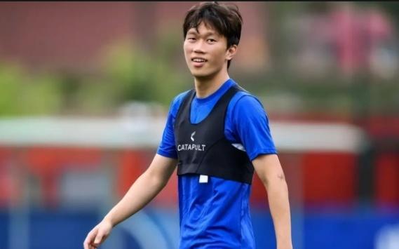 比赛还没开打，上海申花先迎来两个大