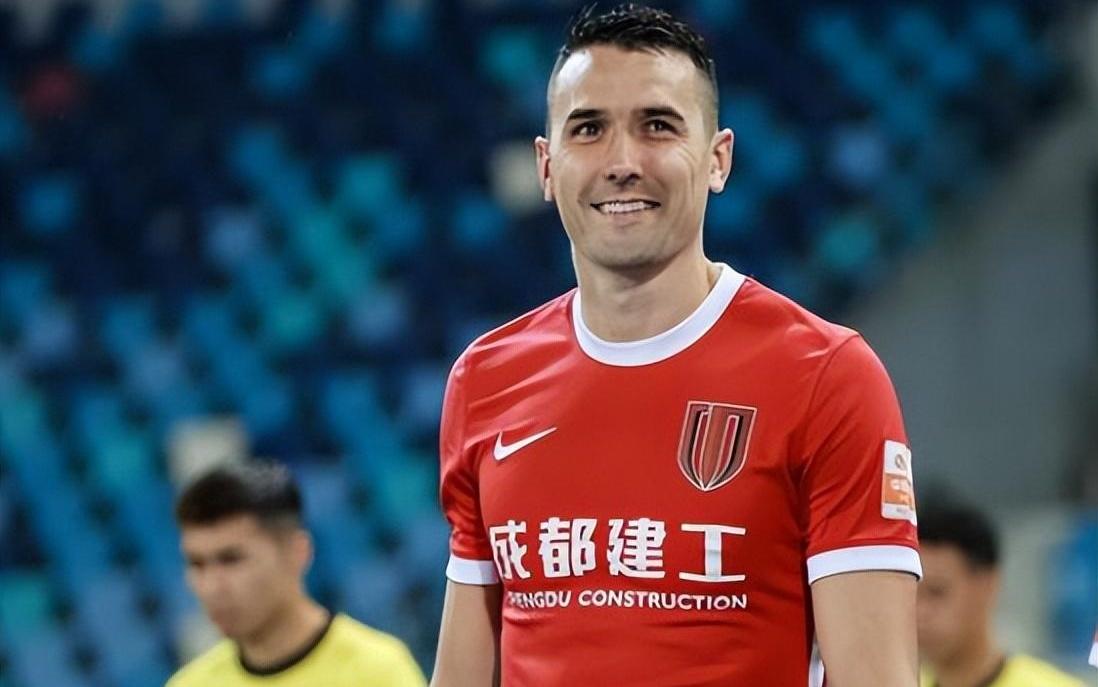 目标明确！海港敲定3大后卫后，要强挖中超第一铁腰，强徐新十倍