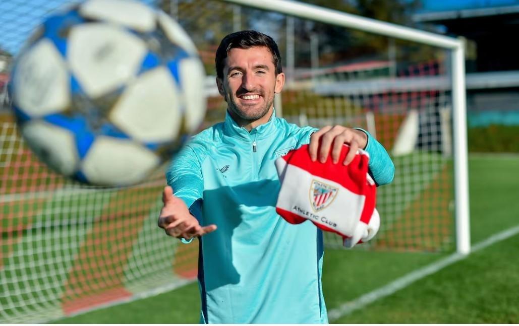 毕包后卫维维安：西班牙队竞争总非常