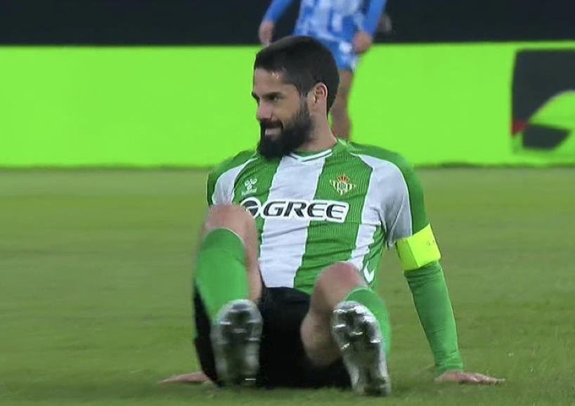 双核“自相残杀”！伊斯科与队友相撞