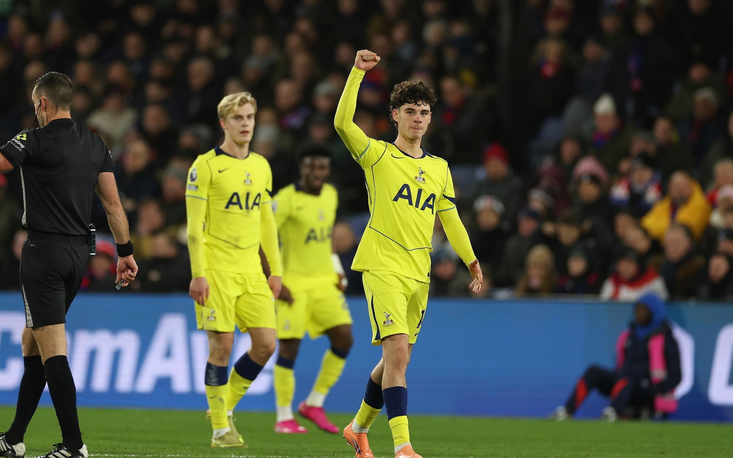 对阵水晶宫破门，阿奇格雷攻入职业生