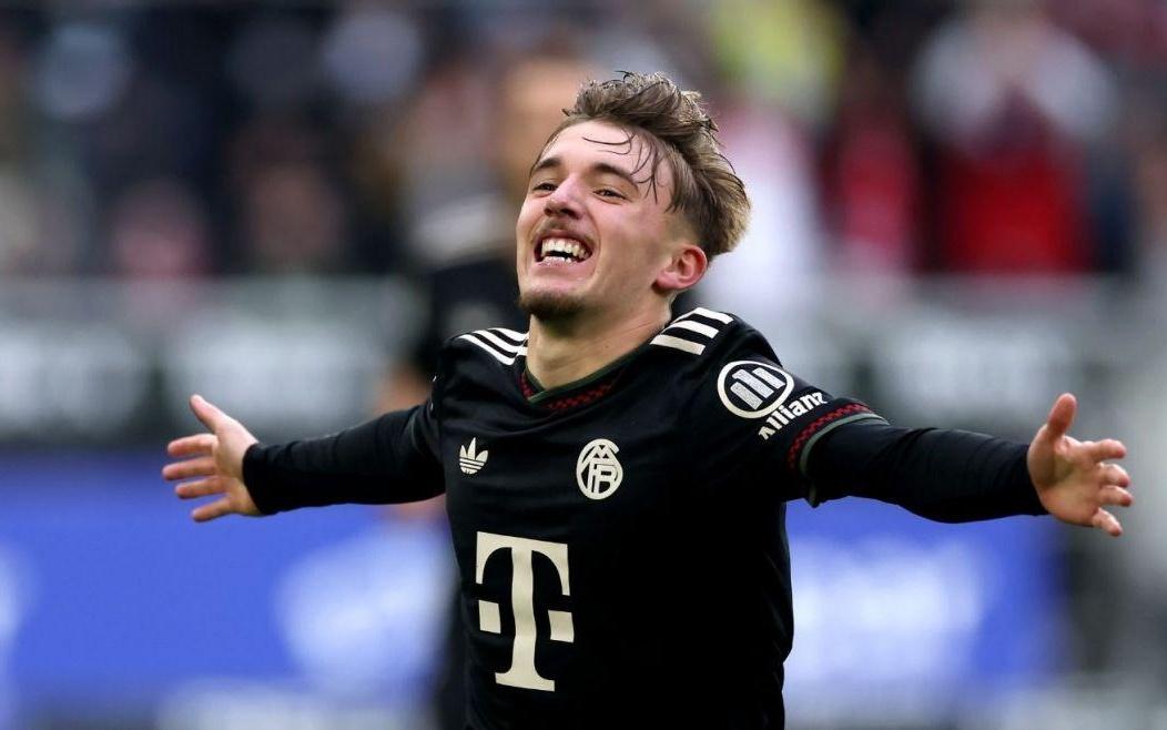 英媒：枪手、蓝军和曼城均派球探考察过卡尔，明夏或展开追求