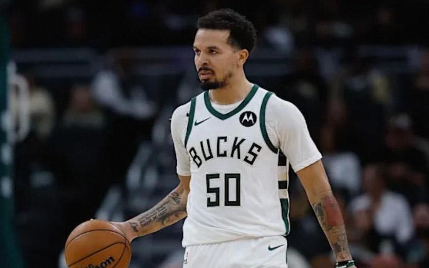 Shams：雄鹿将科尔安东尼和科菲交易至太阳，换来理查兹