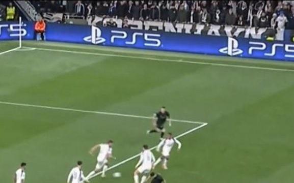 世纪助攻范德芬奔袭全场破门，帕利尼亚收获个人欧冠首次助攻