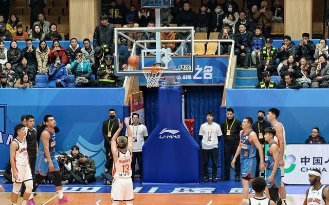 CBA首轮开赛，四川男篮“全华班”出战不敌广州队