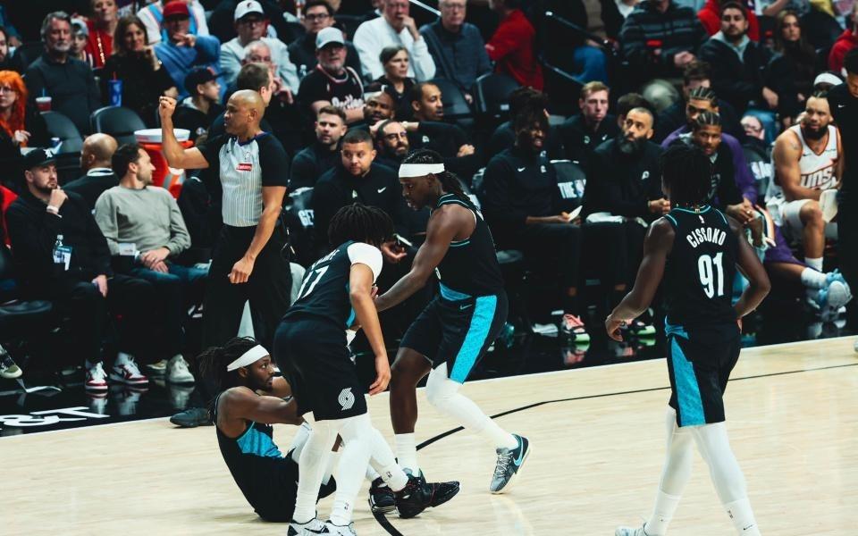 遭19分逆转6连败！杨瀚森DNP，开拓者125130不敌太阳