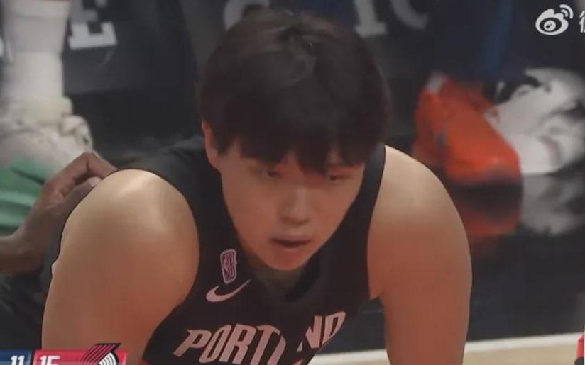 杨瀚森替补登场迎NBA首秀，成第八位亮相常规赛中国球员