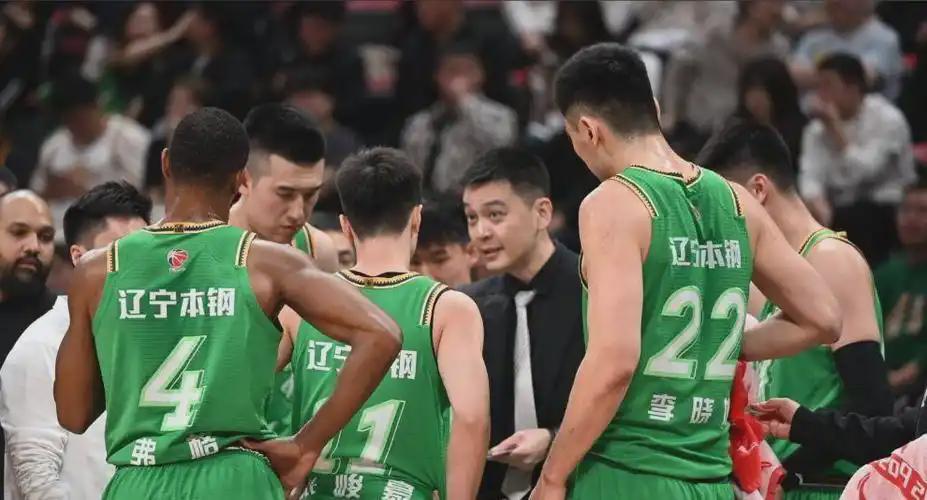 重磅!CBA三冠FMVP加盟上海男篮,与张镇麟、昔日第一中锋冲冠