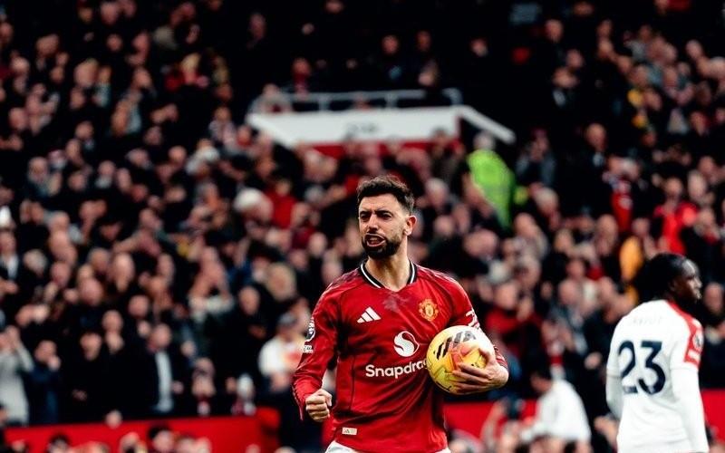 邮报：若B费留队，曼联可能需要提供一份小幅涨薪的新合同