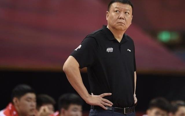 媒体人：U16男篮教练组在布局王建军&