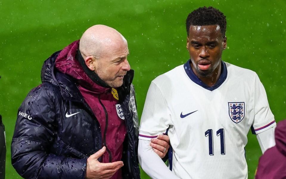 英媒：吉滕斯在对阵爱尔兰U21时受伤，