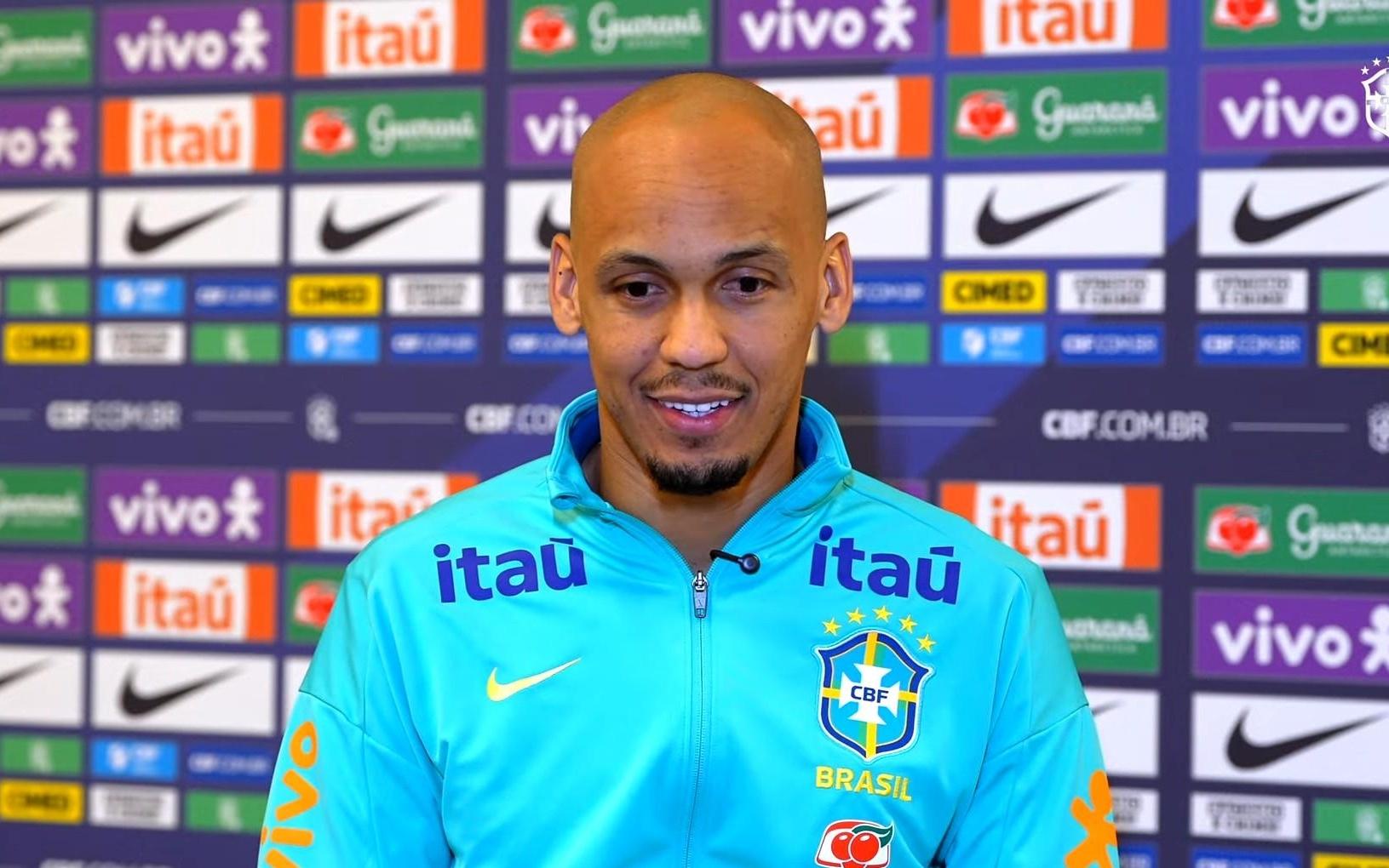 法比尼奥：重回巴西队感觉像第一次入选会努力进入最终名单