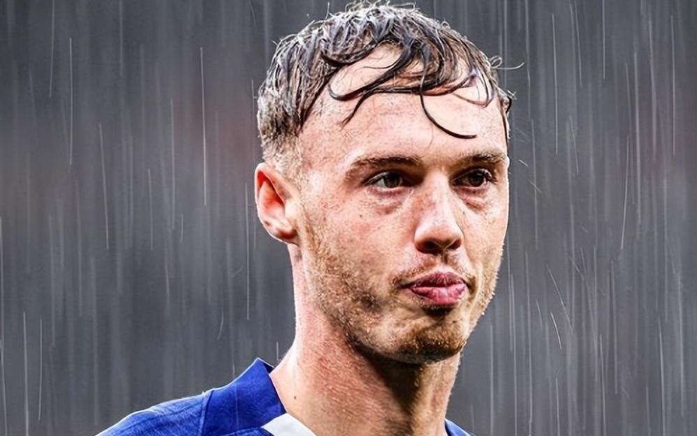 切尔西2球领先被利兹联逼平，主帅换人失水准，裁判判罚左右赛果