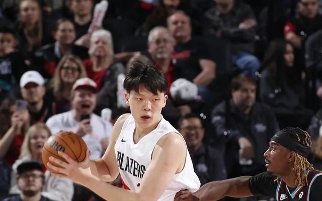 三分钟三次犯规，杨瀚森的生存环境如此残酷