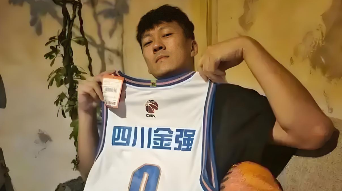 走了杨政来了曹芳！同曦签约34岁网红