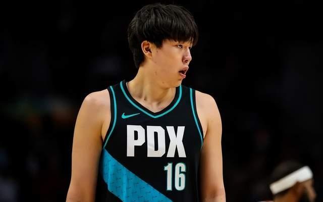 开拓者惨败杨瀚森创三项纪录：首进三