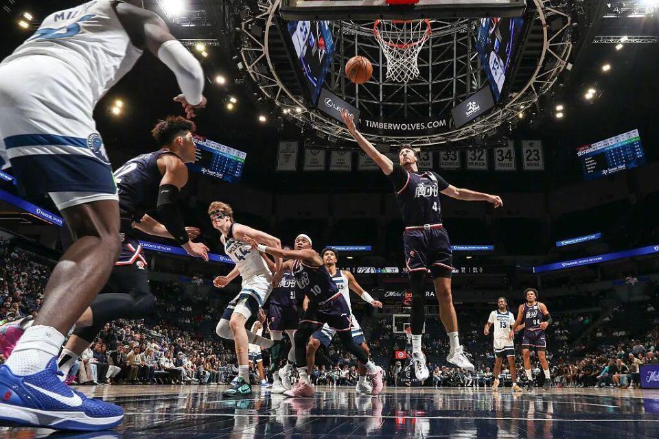 广州龙狮惨败60分！NBA的世界，还是太