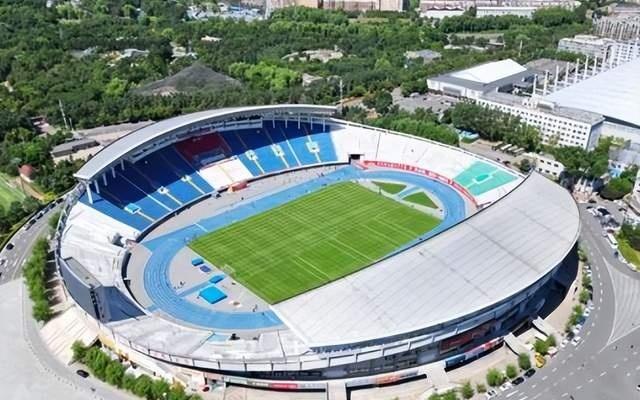 中超跨年难度大！媒体人：北方球场地热