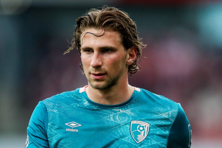 队报：转会费不低于5000万欧，巴黎希望6月10号前签下扎巴尼