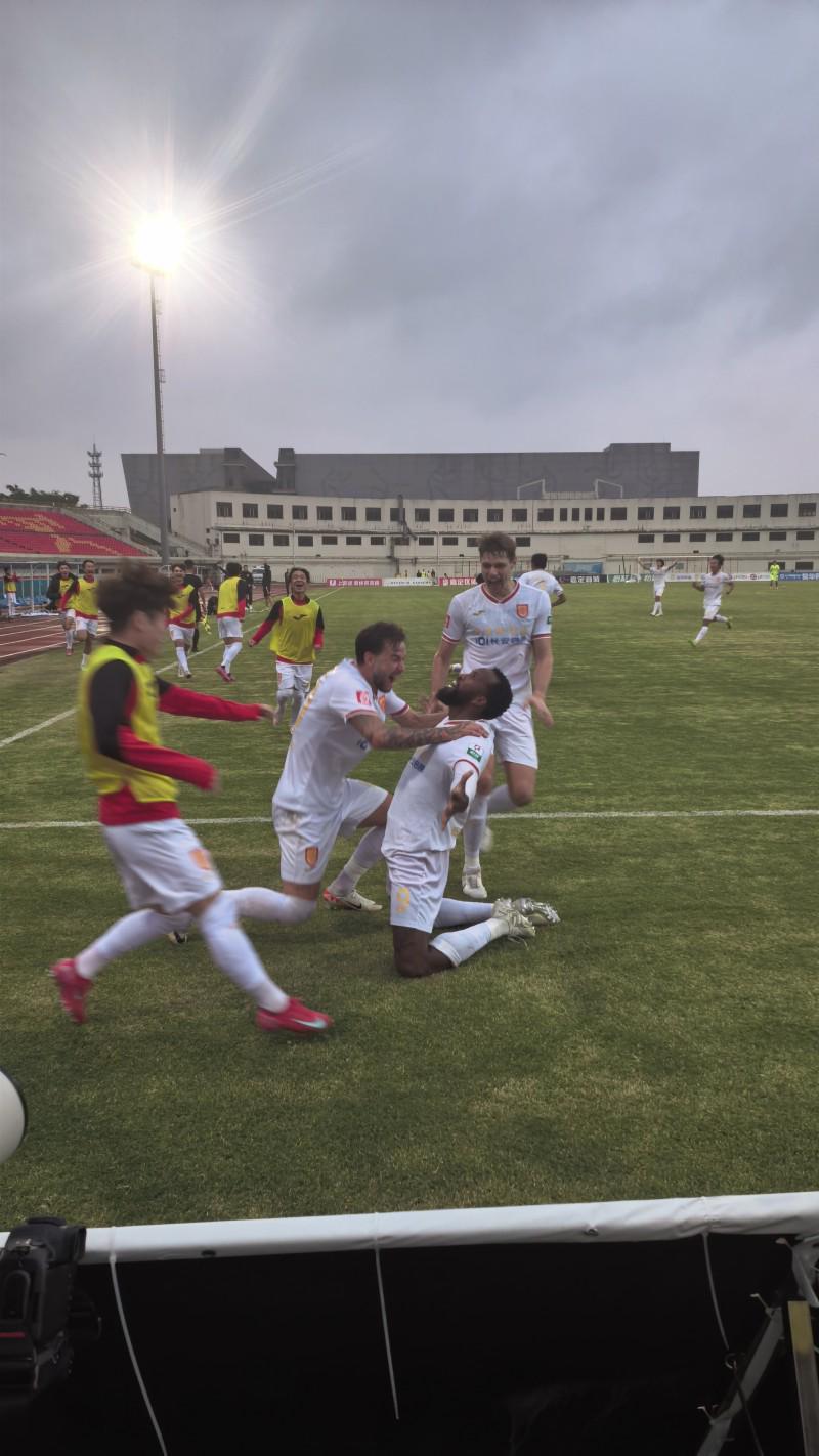 重庆铜梁龙2：0战胜上海嘉定汇龙，重庆足球时隔1265天重回中超