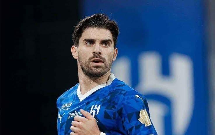 记者：鲁本内维斯可能冬窗转会，尤文已