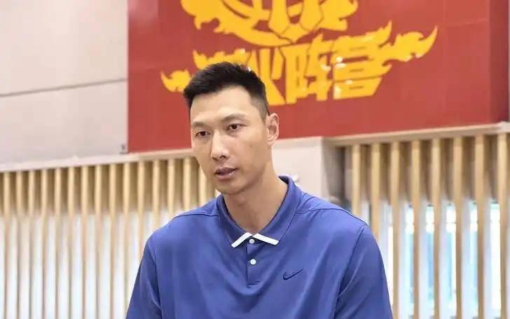 王者归来！易建联亮相全新岗位，宣布20