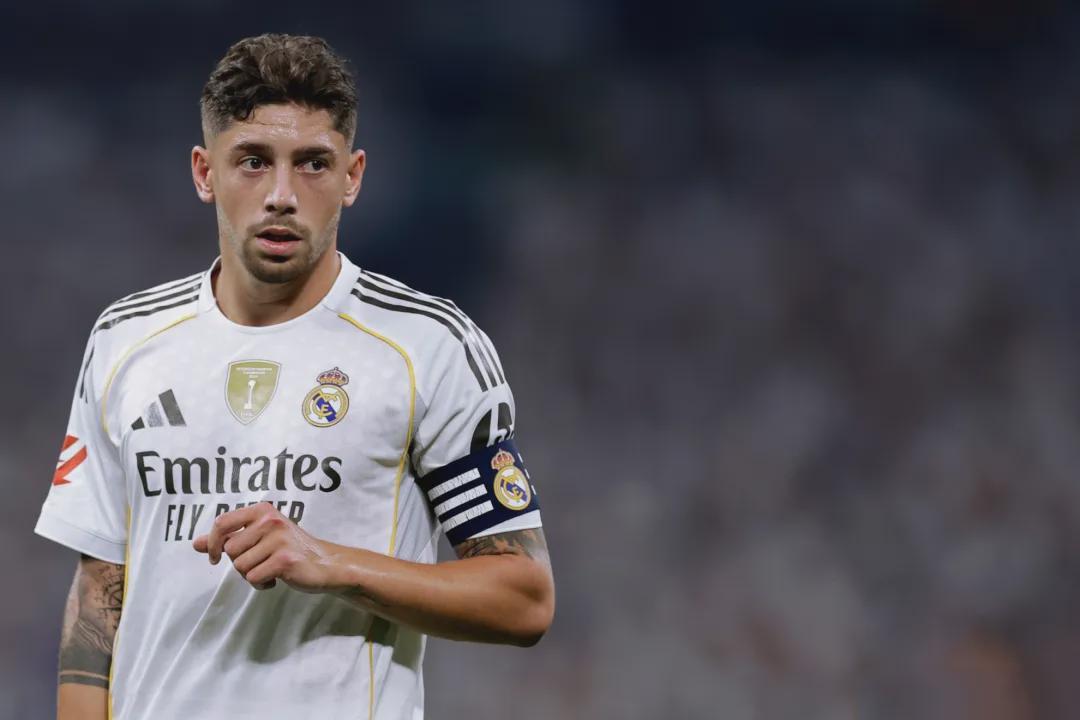 皇马巨星加盟曼联巴尔韦德不满阿隆