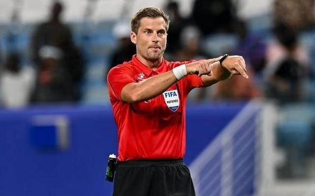 中超本周两场争冠焦点战均请洋哨执法