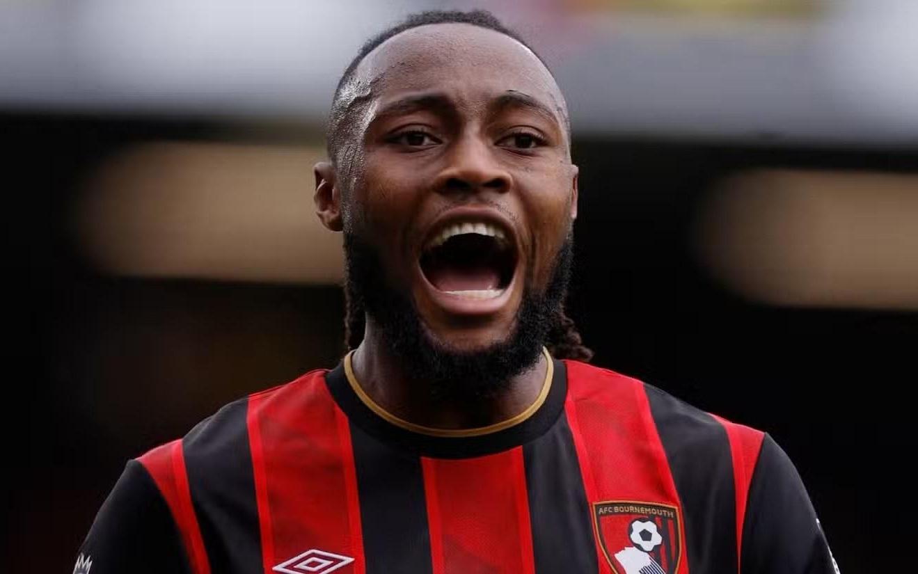 罗马诺：有三四家俱乐部有意塞门约，但曼联引援重心是中场