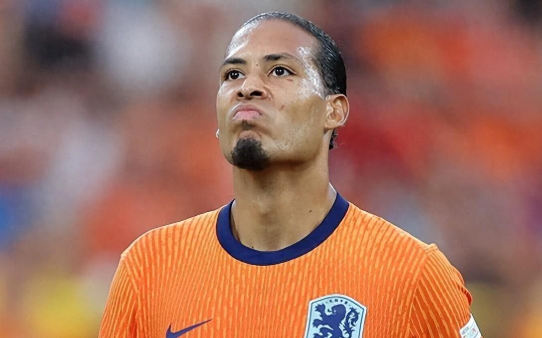 英媒：范戴克透露退出荷兰国家队的时