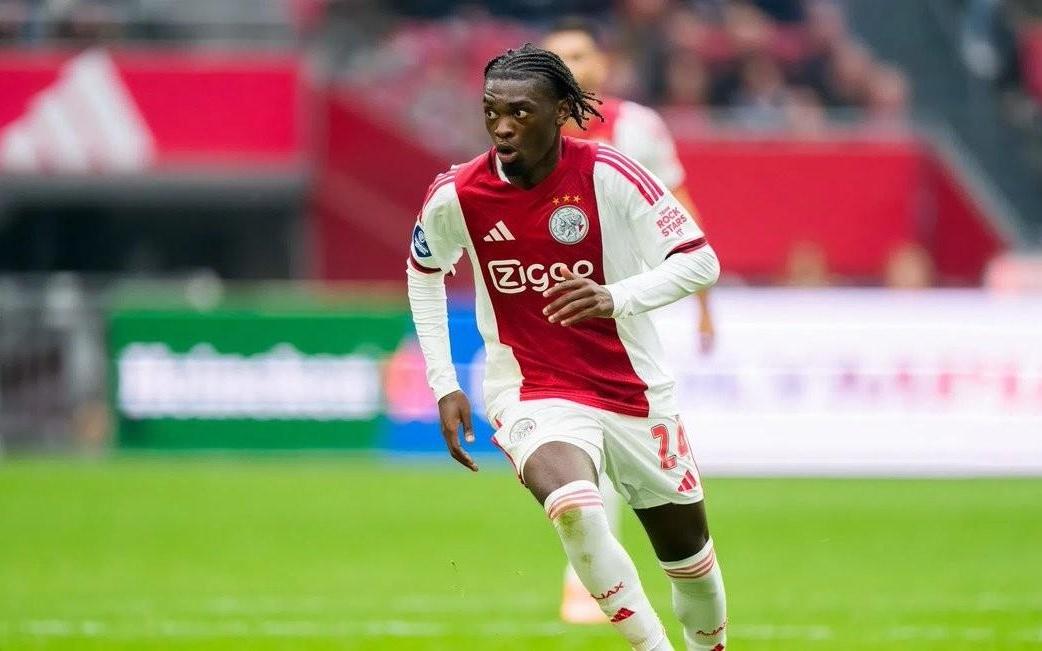 记者：曼联有意阿贾克斯17岁中场乔西