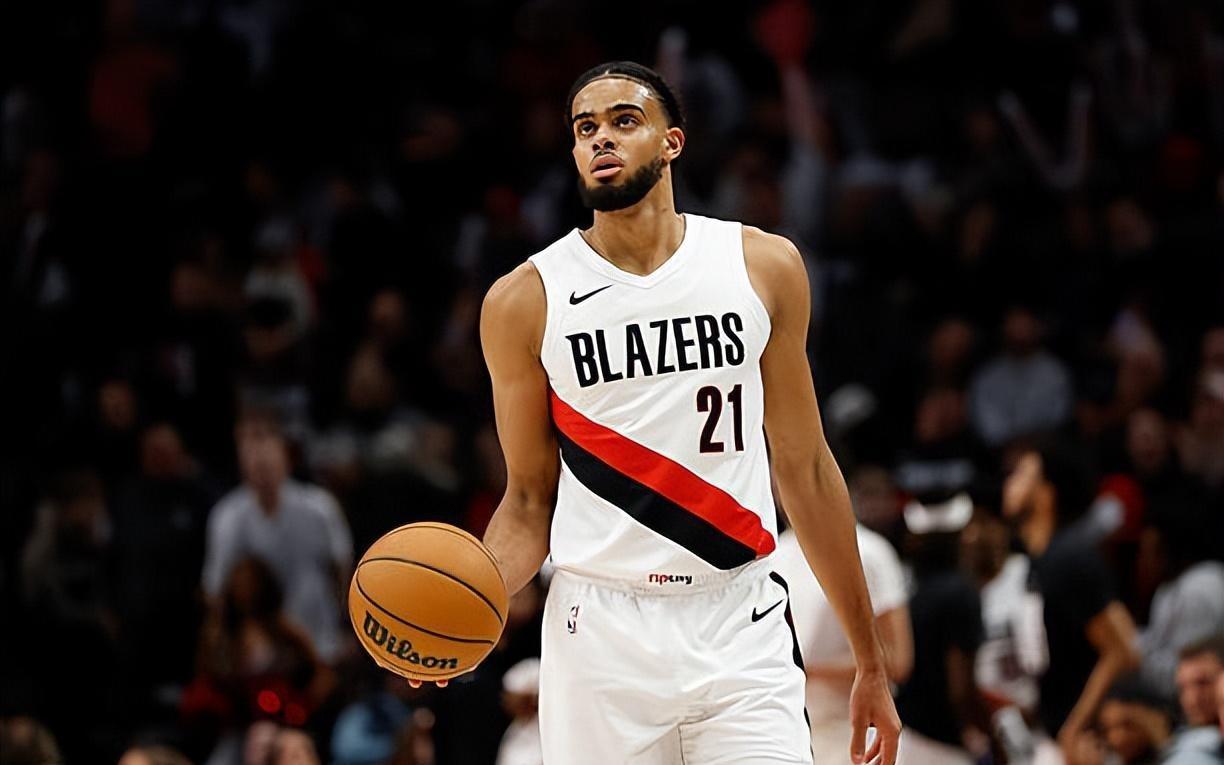 前脚刚刚被开拓者裁掉，侧翼新星后脚就从灰熊得到了十日短合同