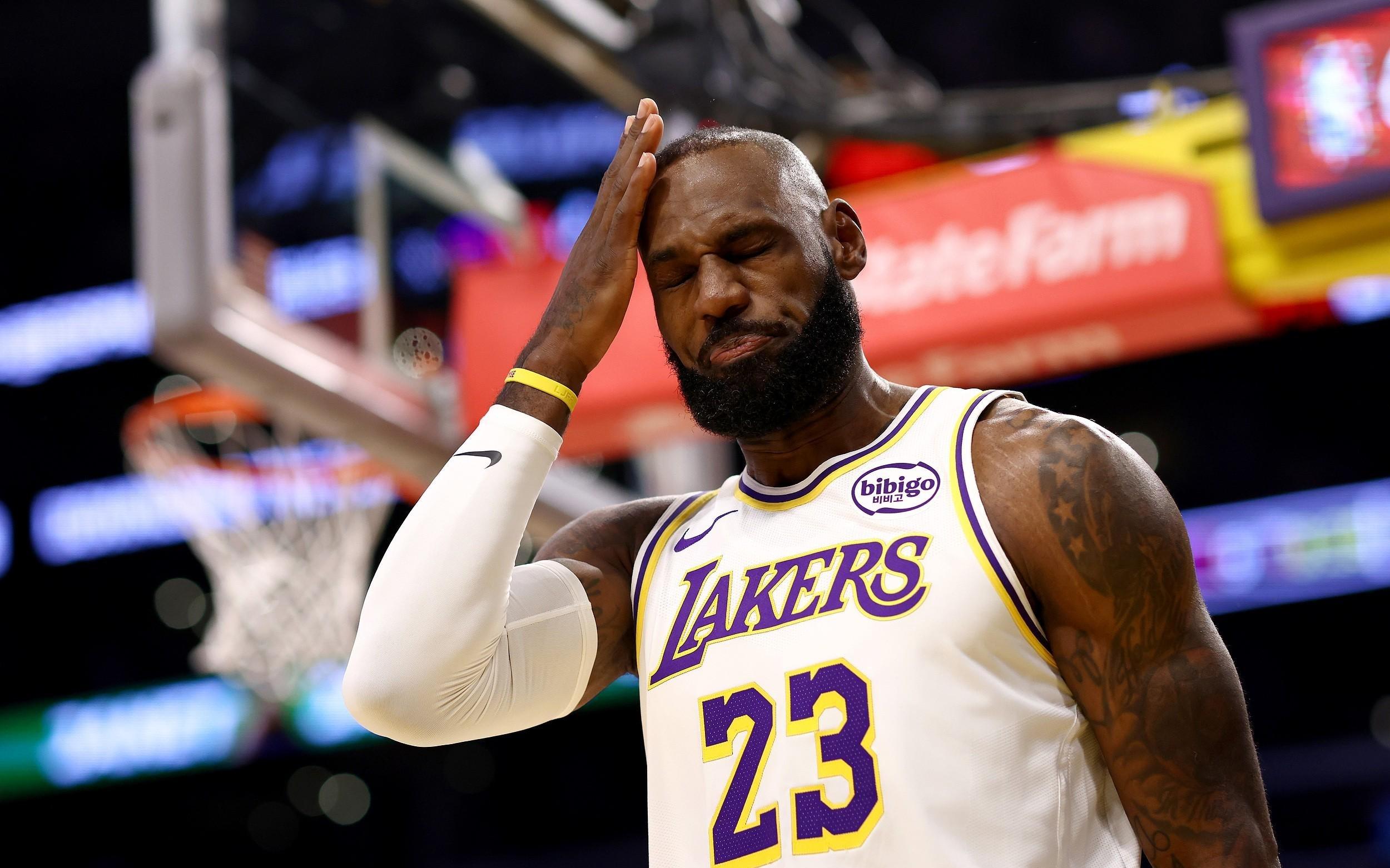 中规中矩，詹姆斯13中7拿到18分2板5