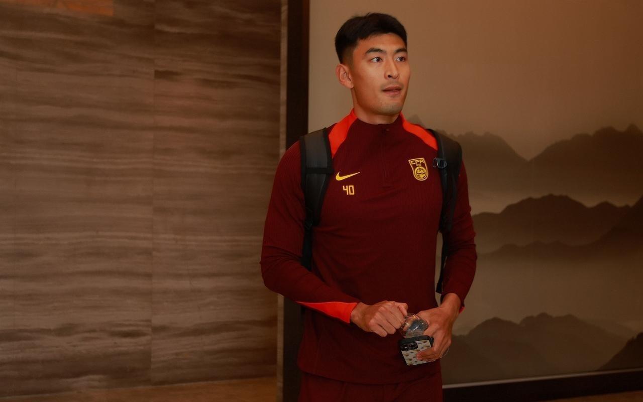 意外吗成都蓉城从国安免费签约一名王牌国脚，球迷收获久违喜讯