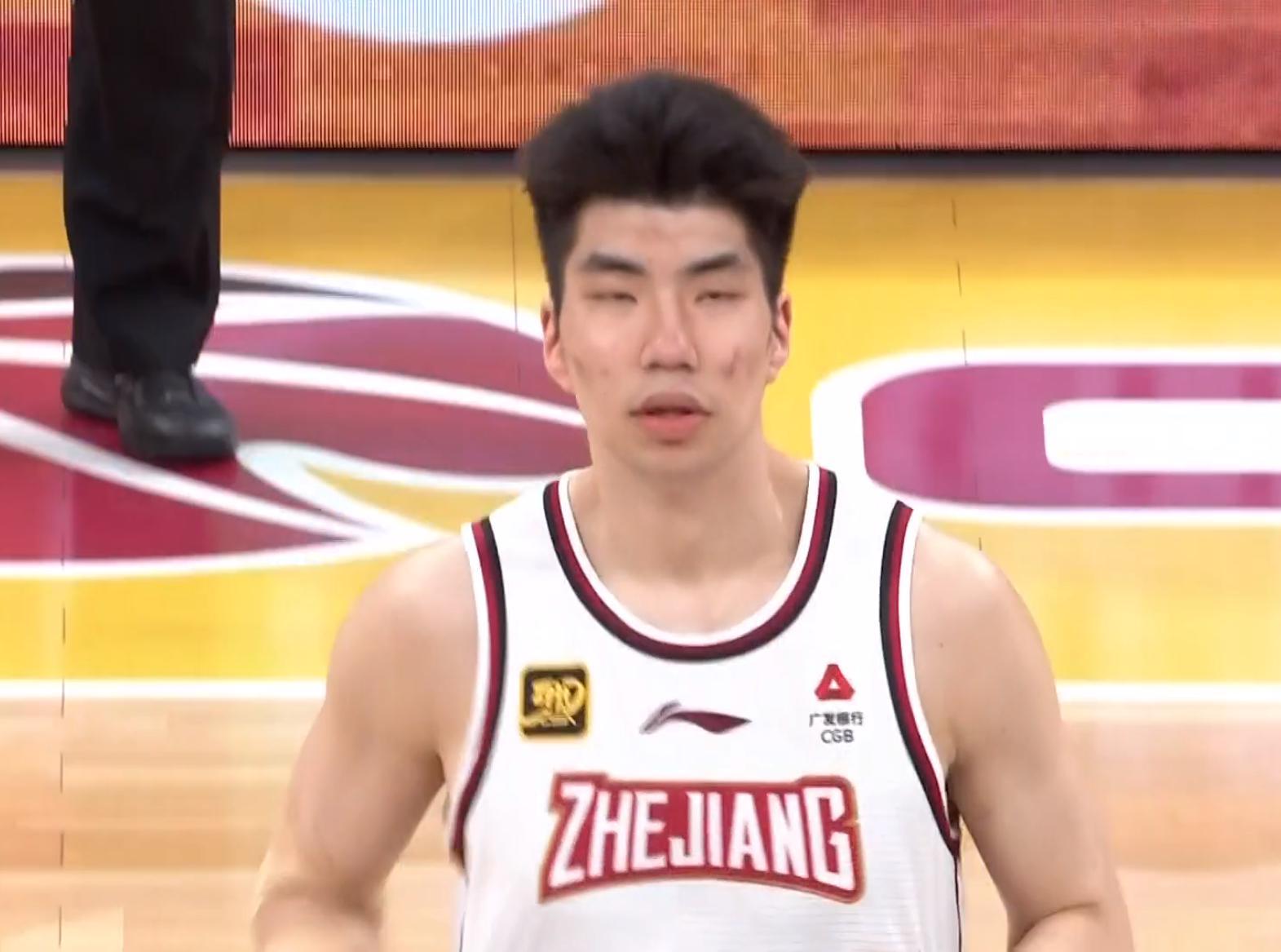 3场比赛后！男篮顶级中锋身价大暴跌，